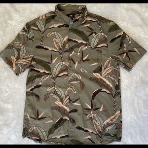 Green Palm Tree Button Up